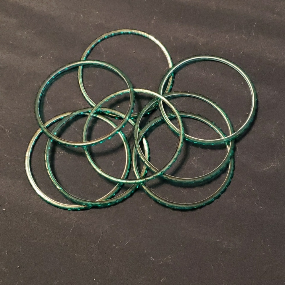 8 glass shiney bangles